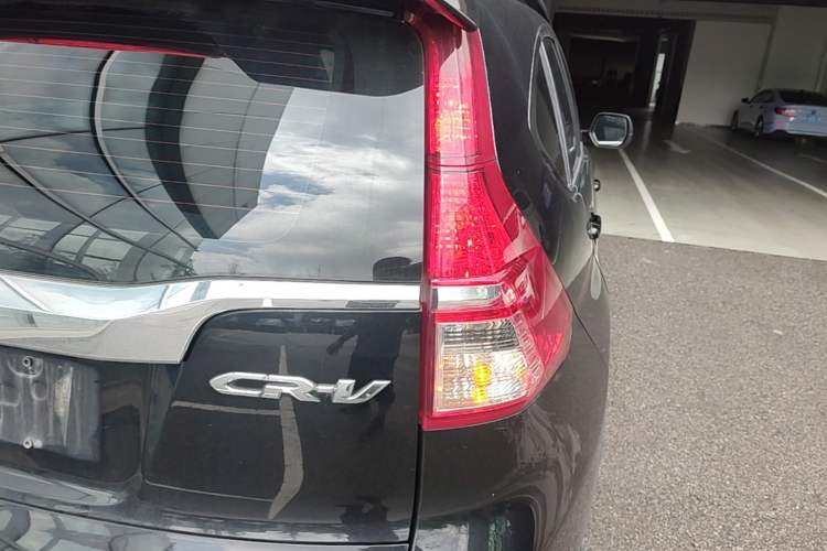 Used Honda CR-V 2015 2.0L two-wheel drive urban version Right Rear Taillight