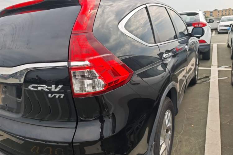 Used Honda CR-V 2015 2.4L two-wheel drive luxury version Right Rear Taillight