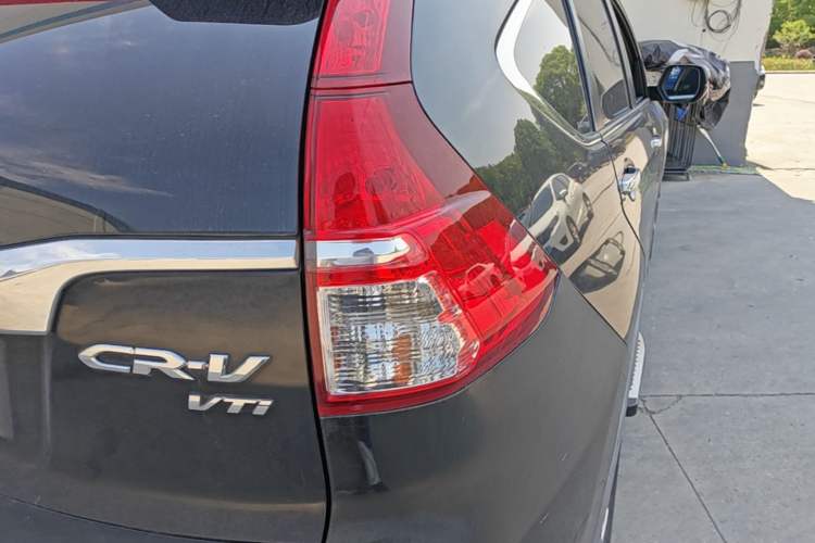 Used Honda CR-V 2015 2.4L two-wheel drive luxury version Right Rear Taillight