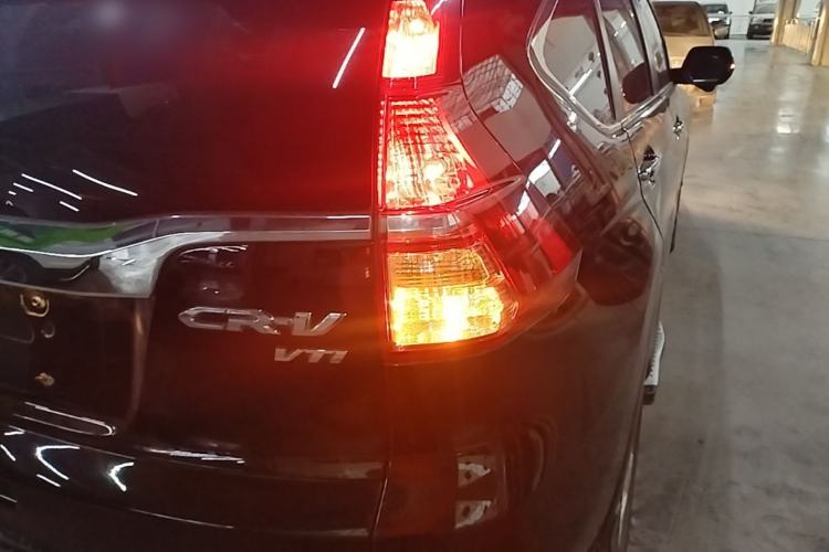 Used Honda CR-V 2015 2.4L two-wheel drive luxury version Right Rear Taillight