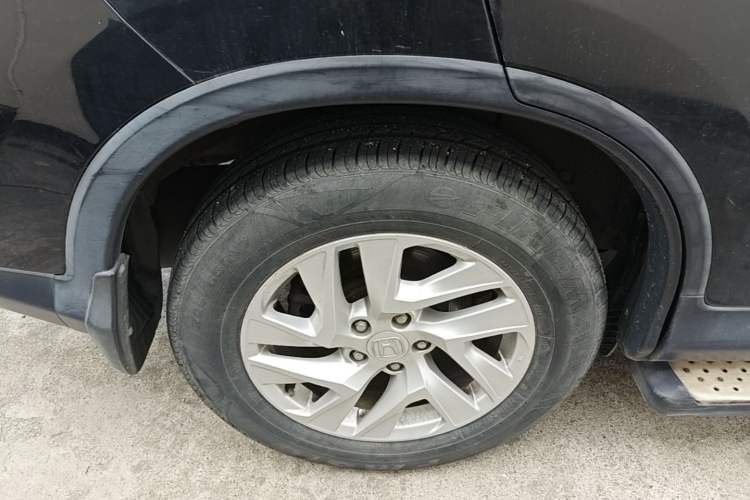 Used Honda CR-V 2015 2.4L two-wheel drive luxury version Right Rear Wheel Hub