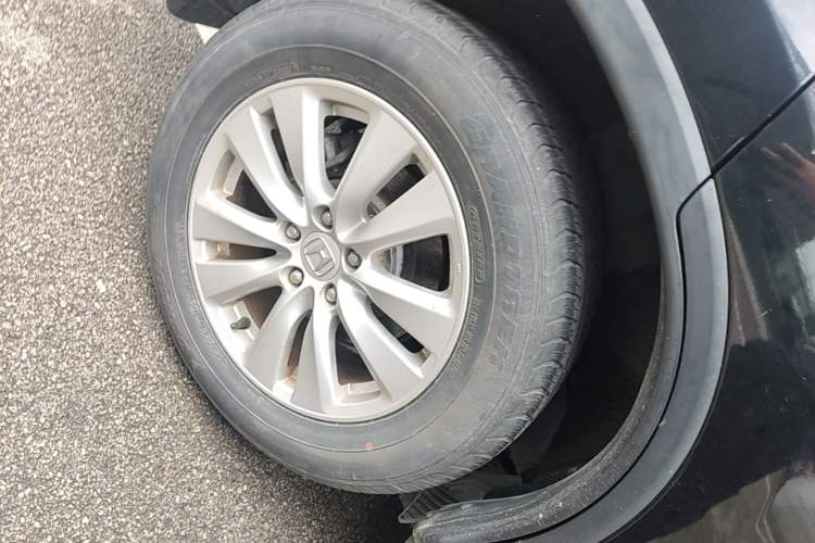 Used Honda CR-V 2015 2.0L two-wheel drive urban version Right Rear Wheel Hub