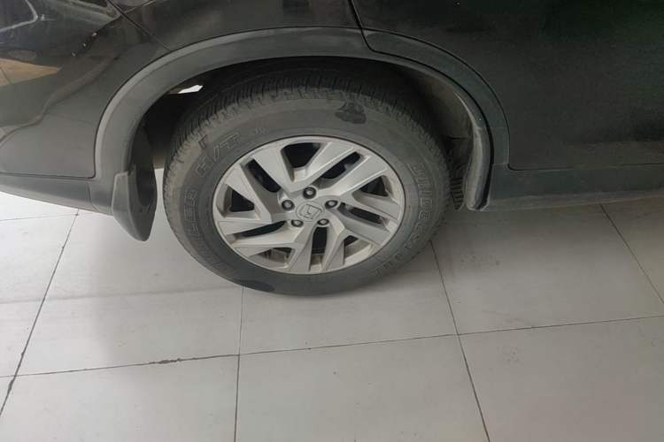 Used Honda CR-V 2015 2.4L four-wheel drive luxury version Right Rear Wheel Hub