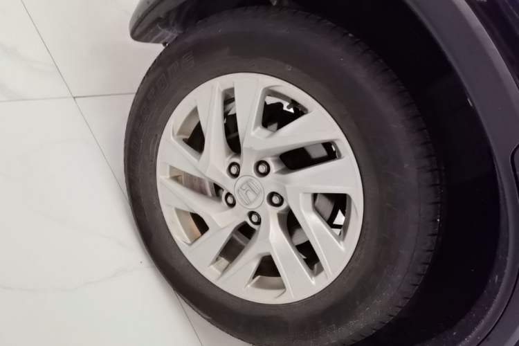 Used Honda CR-V 2015 2.4L two-wheel drive luxury version Right Rear Wheel Hub
