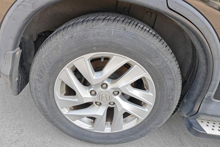 Used Honda CR-V 2015 2.4L two-wheel drive luxury version Right Rear Wheel Hub