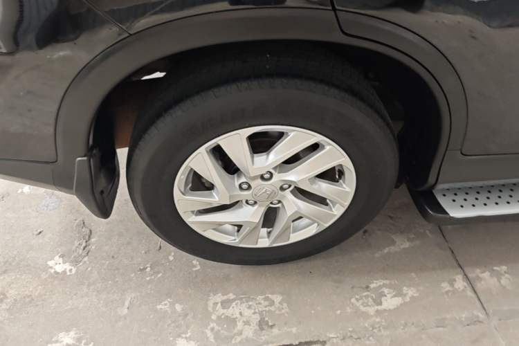 Used Honda CR-V 2015 2.4L four-wheel drive luxury version Right Rear Wheel Hub