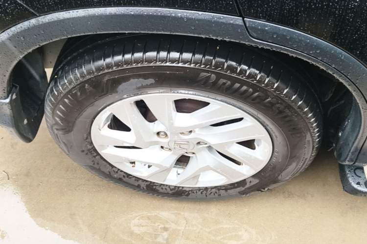 Used Honda CR-V 2015 2.4L two-wheel drive luxury version Right Rear Wheel Hub