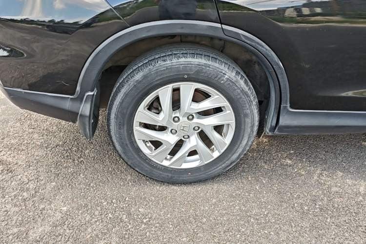 Used Honda CR-V 2015 2.4L two-wheel drive luxury version Right Rear Wheel Hub
