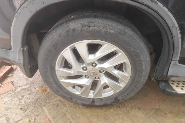 Used Honda CR-V 2015 2.4L two-wheel drive luxury version Right Rear Wheel Hub