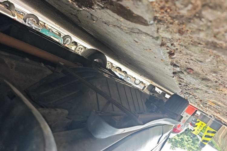 Used Honda CR-V 2015 2.0L two-wheel drive Fashion Edition Right Side Sill