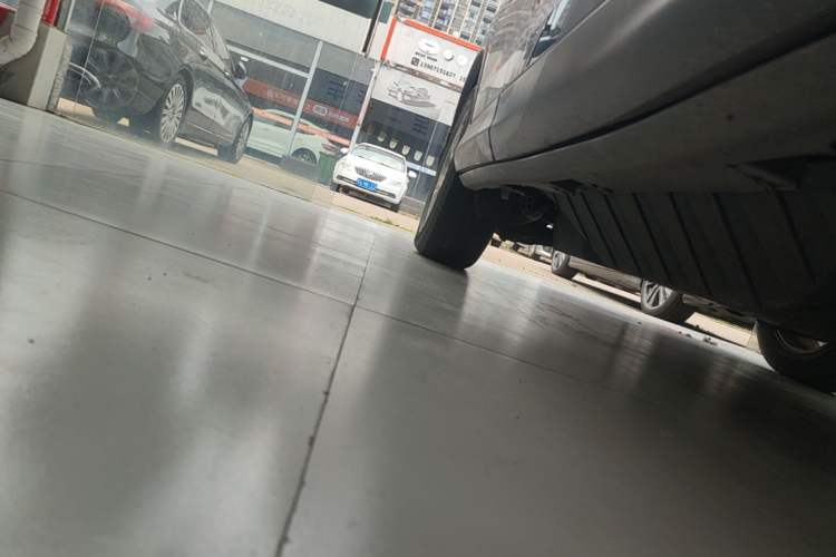 Used Honda CR-V 2015 2.4L four-wheel drive luxury version Right Side Sill
