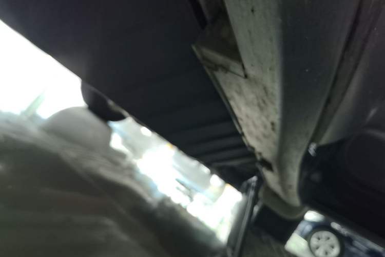 Used Honda CR-V 2015 2.4L two-wheel drive luxury version Right Side Sill