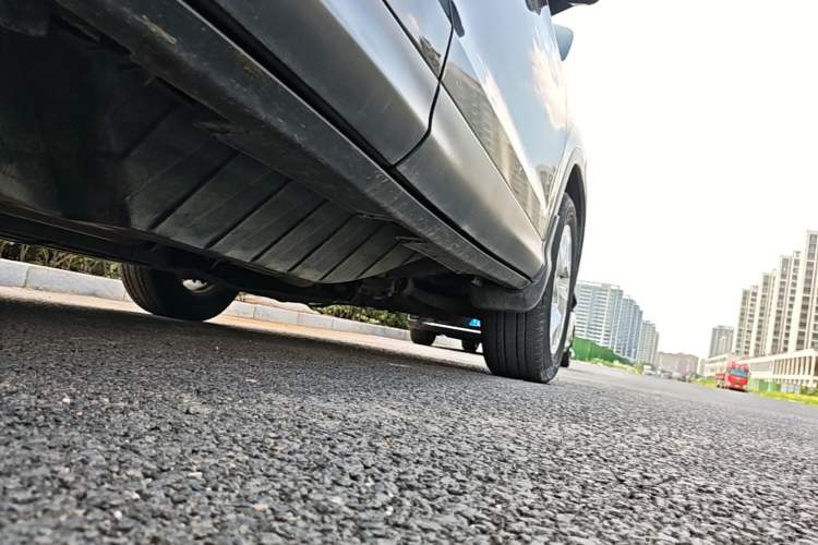 Used Honda CR-V 2015 2.4L two-wheel drive luxury version Right Side Sill