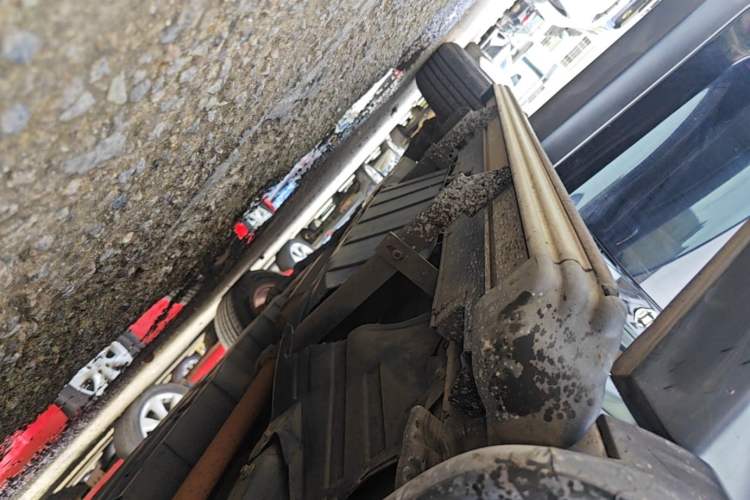 Used Honda CR-V 2015 2.0L two-wheel drive Fashion Edition Right Side Sill