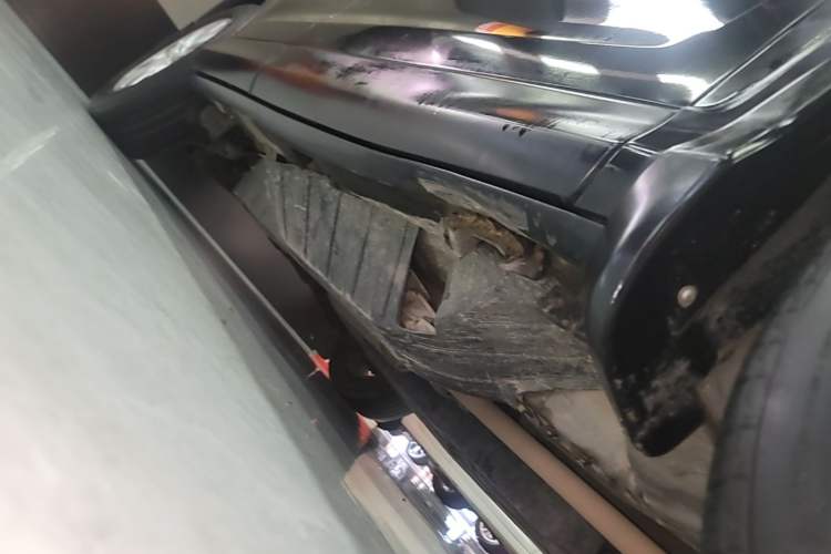 Used Honda CR-V 2015 2.0L two-wheel drive Fashion Edition Right Side Sill