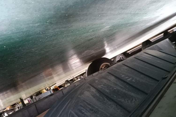 Used Honda CR-V 2015 2.4L two-wheel drive luxury version Right Side Sill