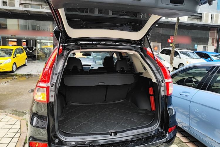 Used Honda CR-V 2015 2.4L two-wheel drive luxury version Trunk