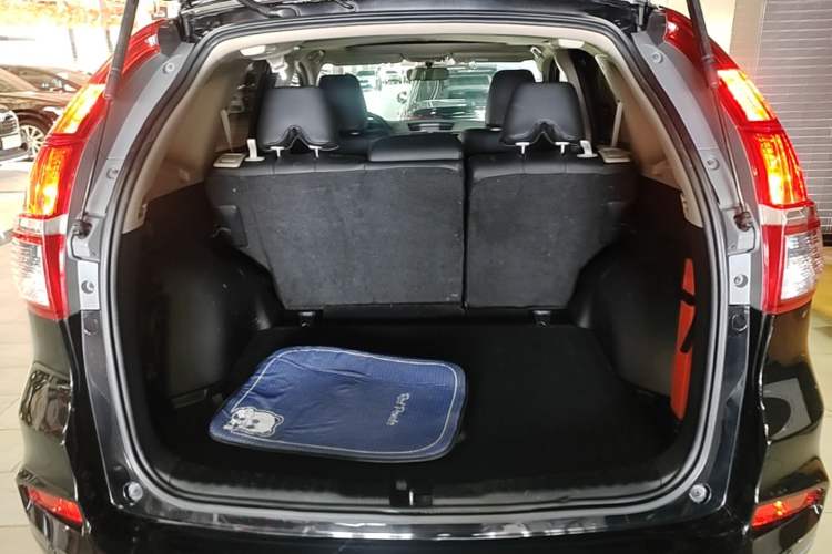 Used Honda CR-V 2015 2.4L two-wheel drive luxury version Trunk