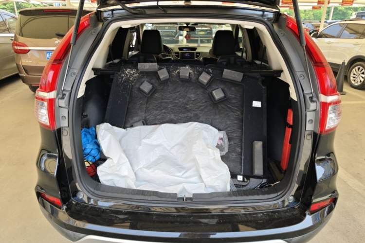Used Honda CR-V 2015 2.4L two-wheel drive luxury version Trunk