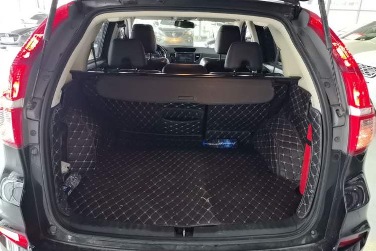 Used Honda CR-V 2015 2.4L two-wheel drive luxury version Trunk