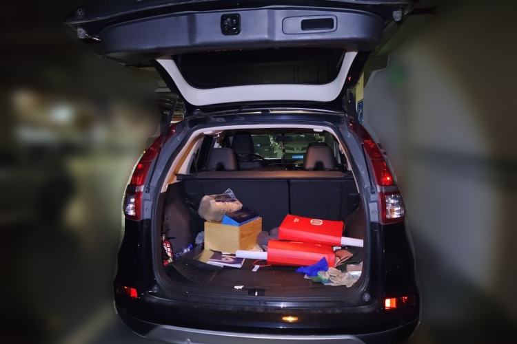 Used Honda CR-V 2015 2.4L two-wheel drive luxury version Trunk