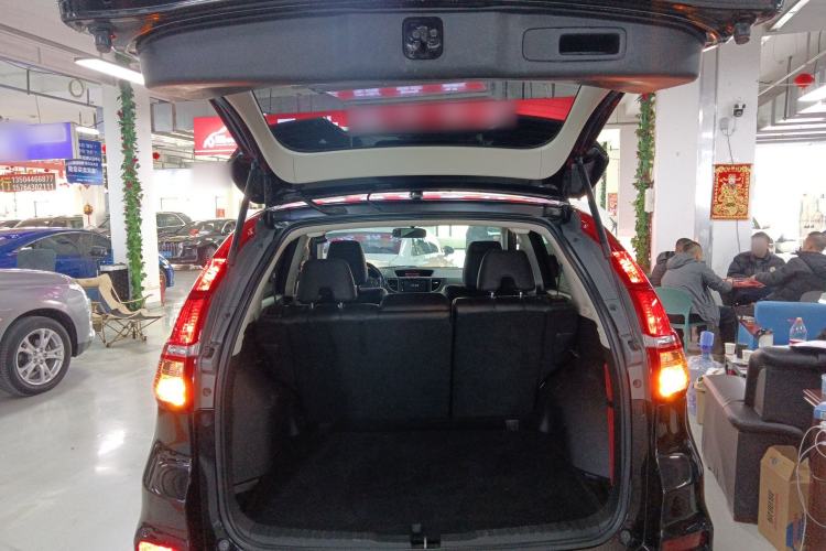 Used Honda CR-V 2015 2.4L four-wheel drive luxury version Trunk