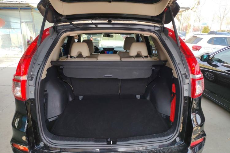 Used Honda CR-V 2015 2.4L four-wheel drive luxury version Trunk