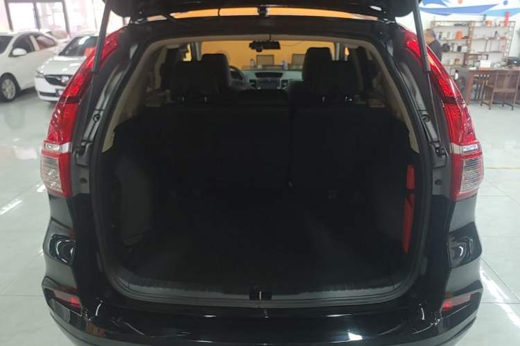 Used Honda CR-V 2015 2.0L two-wheel drive Fashion Edition Trunk