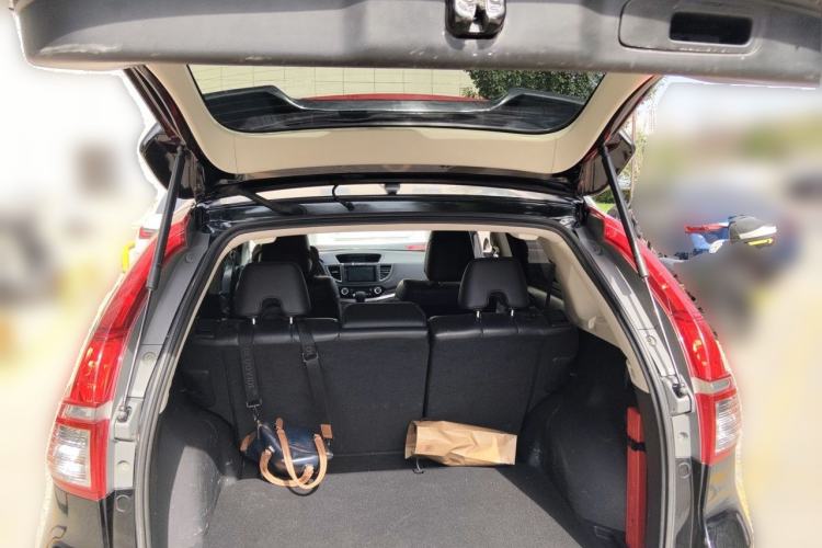Used Honda CR-V 2015 2.4L four-wheel drive luxury version Trunk