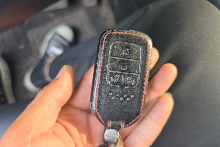 Used Honda CR-V 2015 2.0L two-wheel drive Fashion Edition Vehicle Key