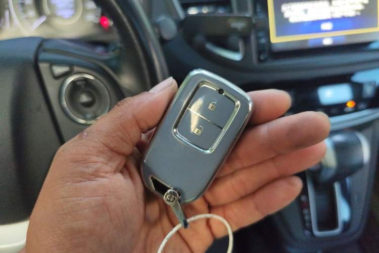 Used Honda CR-V 2015 2.4L two-wheel drive luxury version Vehicle Key