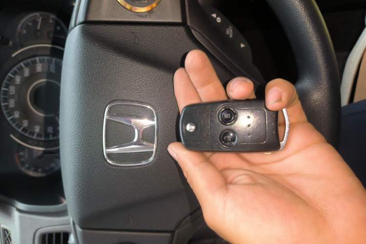 Used Honda CR-V 2015 2.0L 2WD Classic Edition Vehicle Key