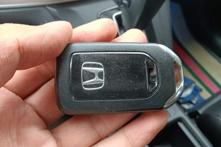 Used Honda CR-V 2015 2.4L four-wheel drive luxury version Vehicle Key