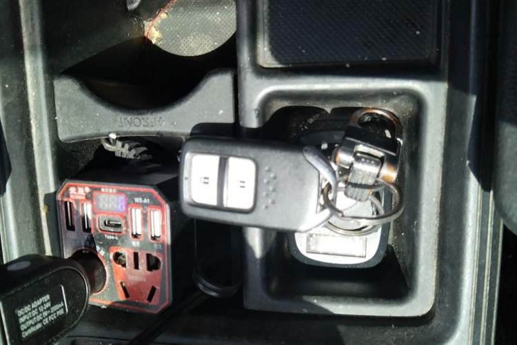 Used Honda CR-V 2015 2.4L four-wheel drive luxury version Vehicle Key