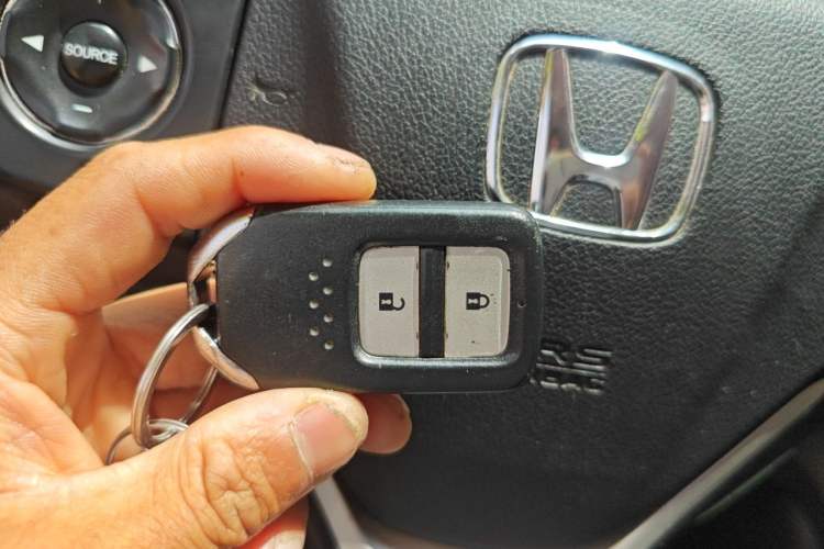 Used Honda CR-V 2015 2.0L two-wheel drive Fashion Edition Vehicle Key