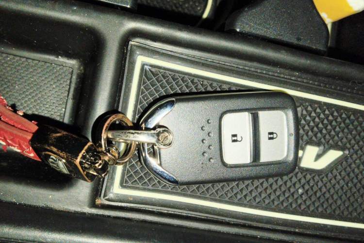 Used Honda CR-V 2015 2.4L two-wheel drive luxury version Vehicle Key