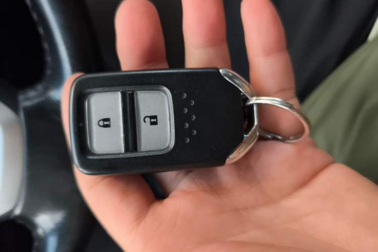 Used Honda CR-V 2015 2.4L two-wheel drive luxury version Vehicle Key