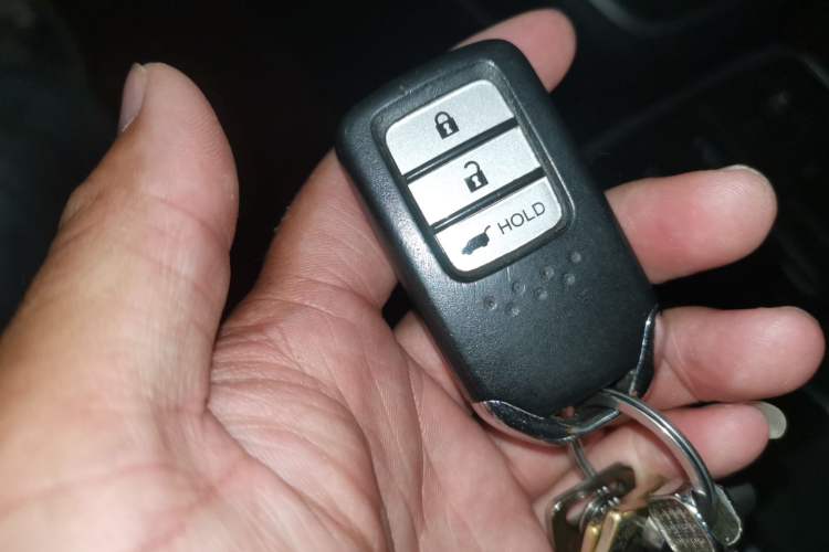 Used Honda CR-V 2015 2.4L Four-Wheel Drive Prestige Edition Vehicle Key