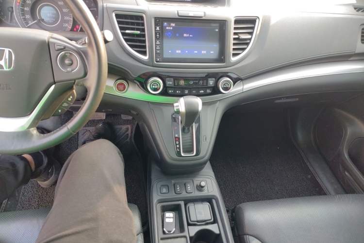 Used Honda CR-V 2015 2.4L four-wheel drive luxury version Audio And AC Panel