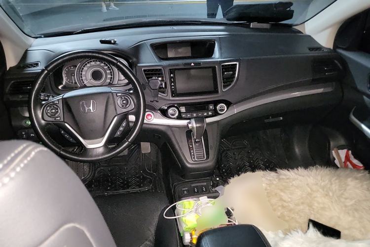 Used Honda CR-V 2015 2.4L four-wheel drive luxury version Center Console