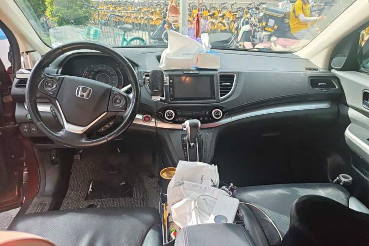 Used Honda CR-V 2015 2.4L two-wheel drive luxury version Center Console
