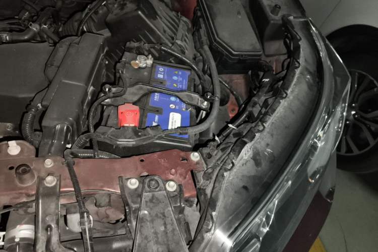 Used Honda CR-V 2015 2.4L four-wheel drive luxury version Engine Bay Left