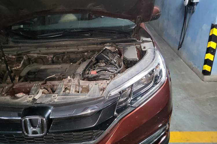 Used Honda CR-V 2015 2.4L four-wheel drive luxury version Engine Bay Left