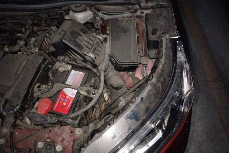 Used Honda CR-V 2015 2.4L two-wheel drive luxury version Engine Bay Left