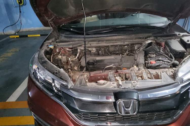 Used Honda CR-V 2015 2.4L four-wheel drive luxury version Engine Bay Right