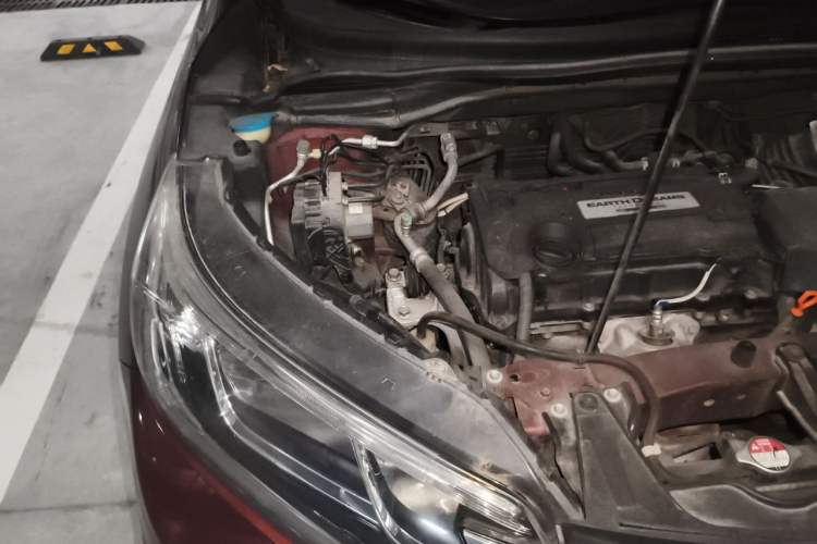 Used Honda CR-V 2015 2.4L two-wheel drive luxury version Engine Bay Right