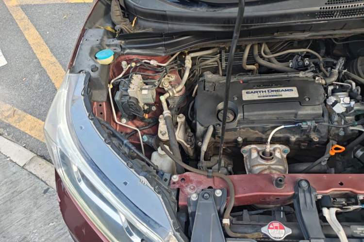 Used Honda CR-V 2015 2.4L two-wheel drive luxury version Engine Bay Right
