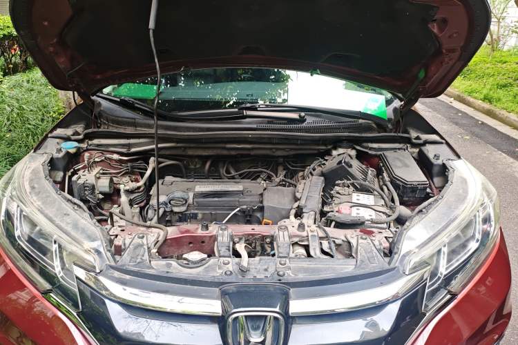 Used Honda CR-V 2015 2.4L two-wheel drive luxury version Engine Bay