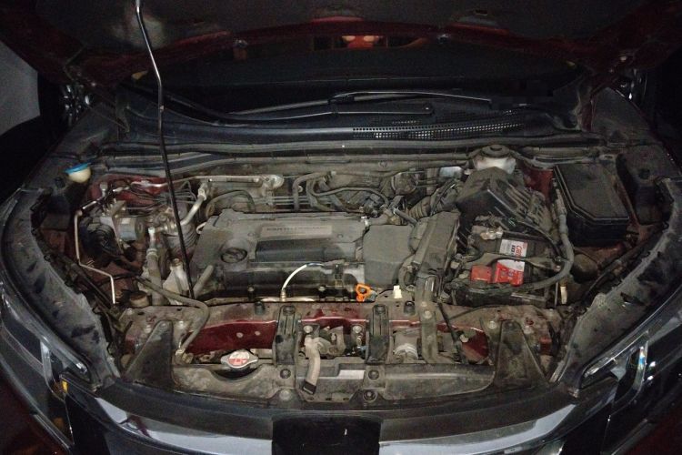 Used Honda CR-V 2015 2.4L two-wheel drive luxury version Engine Bay