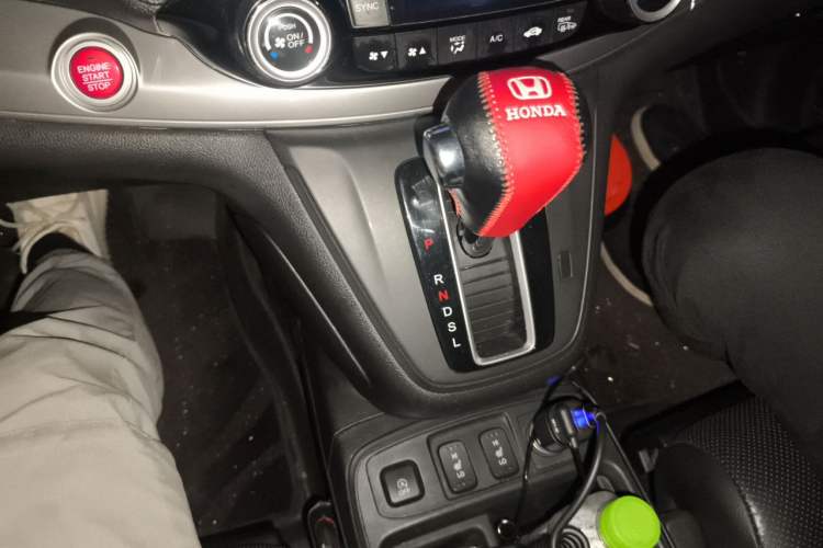 Used Honda CR-V 2015 2.4L four-wheel drive luxury version Gear Lever